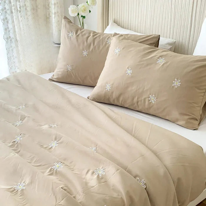 Floral Embroidery Bed Set – Elegant Flower Design